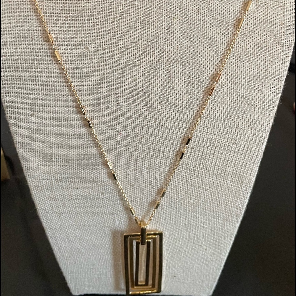 🎉❤️ Madison Gold Bar Long Necklace - Picture 2 of 5